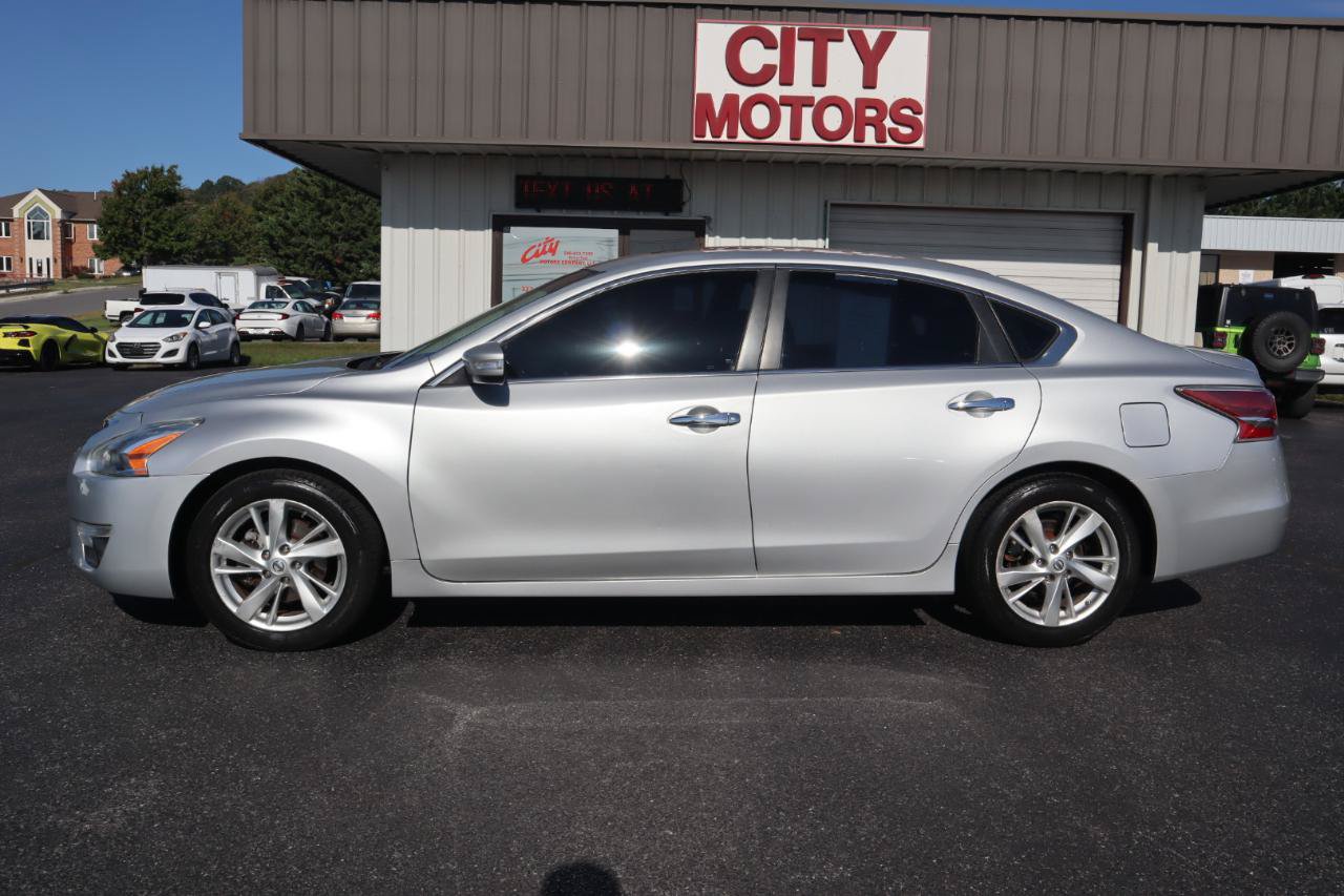 Used 2015 Nissan Altima 2.5 SL w/ Moonroof Package FWD image 10