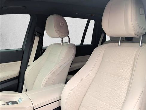 Used 2024 Mercedes-Benz GLS 450 4MATIC image 16