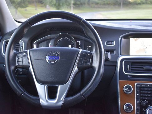 Used 2016 Volvo S60 T5 Inscription Platinum FWD image 22
