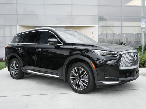 Certified 2026 INFINITI QX60 Luxe w/ Cargo Package FWD image 2