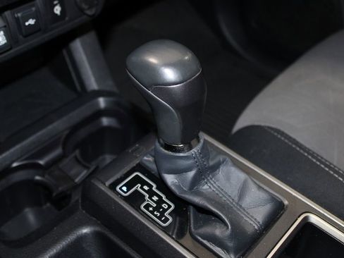 Used 2023 Toyota Tacoma TRD Off-Road w/ Technology Package AWD/4WD image 38
