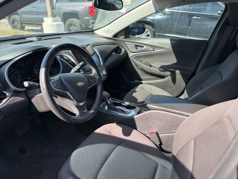 Used 2021 Chevrolet Malibu RS image 8