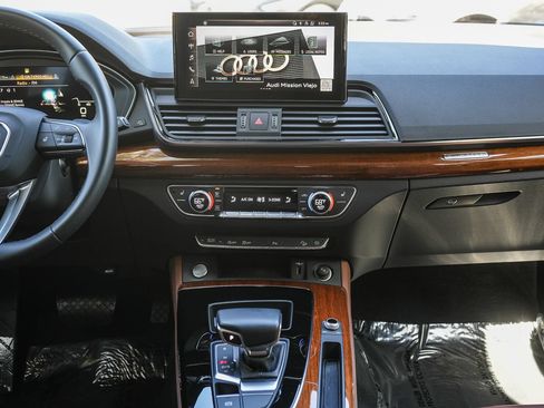 Certified 2023 Audi Q5 2.0T Premium Plus w/ Premium Plus Package AWD/4WD image 15