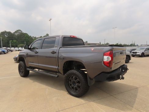 Used 2016 Toyota Tundra SR5 w/ SR5 Upgrade Package AWD/4WD image 16