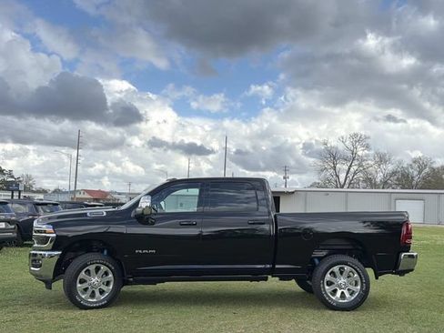 New 2026 RAM 2500 Laramie AWD/4WD image 15