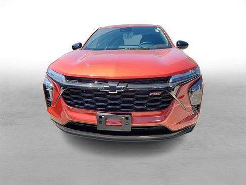 Certified 2024 Chevrolet Trax RS w/ Driver Confidence Package FWD image 2