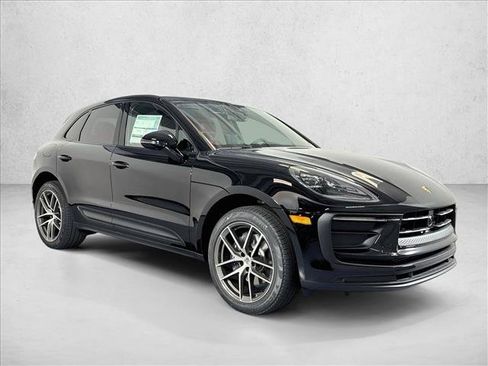 Used 2026 Porsche Macan AWD/4WD image 7