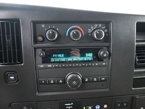 Used 2025 GMC Savana 2500 LT w/ LT Preferred Equipment Group RWD image 24