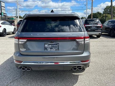 Used 2025 Lincoln Aviator Reserve w/ Luxury Package image 3