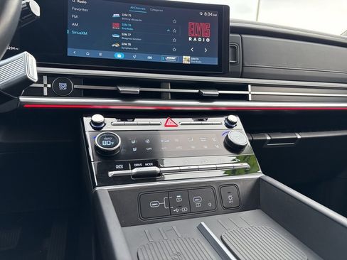 Used 2024 Hyundai Santa Fe Limited image 46