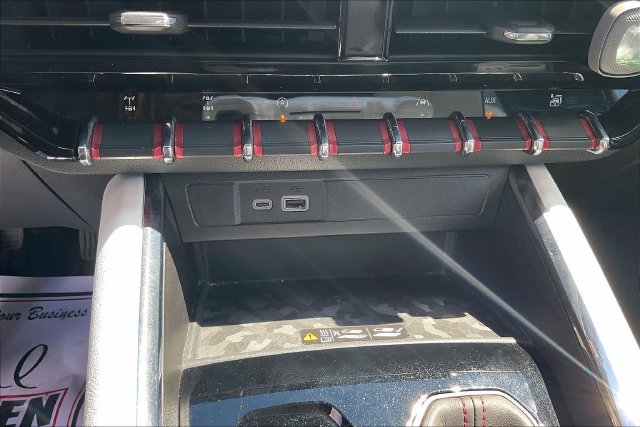 Used 2024 GMC Canyon AT4X AWD/4WD image 34