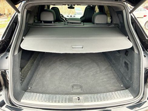 Used 2019 Porsche Cayenne Turbo w/ Premium Plus Package image 30