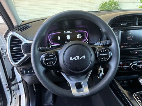 Used 2025 Kia Soul LX w/ LX Technology Package image 28