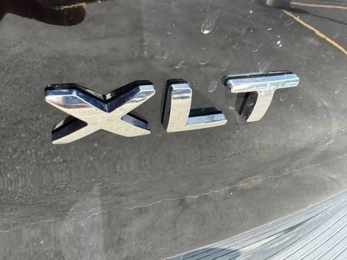 Used 2018 Ford Explorer XLT image 39