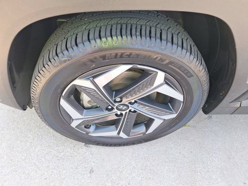 Used 2023 Hyundai Tucson Limited AWD/4WD image 11