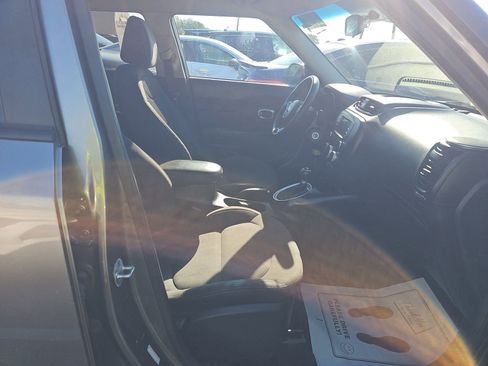 Used 2019 Kia Soul FWD image 7