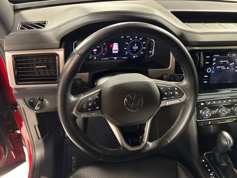 Used 2022 Volkswagen Atlas Cross Sport SEL R-Line AWD/4WD image 18