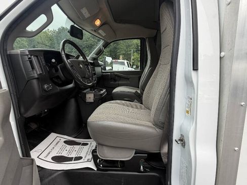 Used 2022 Chevrolet Express 3500 w/ Power Convenience Package RWD image 33