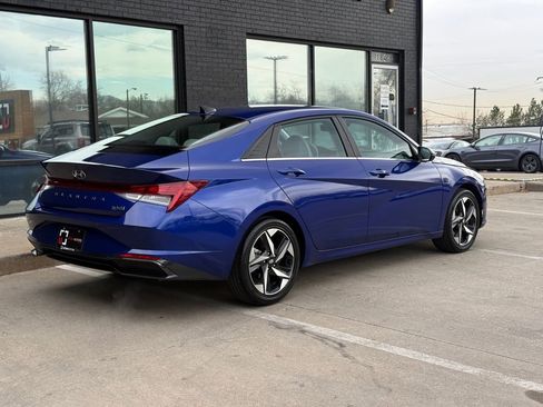 Used 2023 Hyundai Elantra Limited image 12