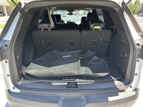 Used 2022 Chevrolet Traverse LS FWD image 34