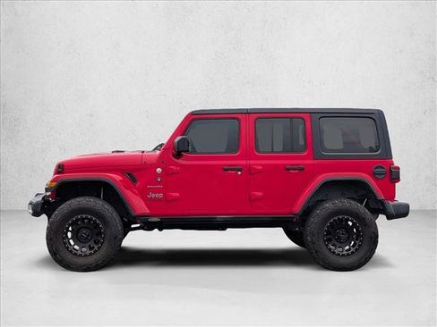 Used 2018 Jeep Wrangler Unlimited Sahara AWD/4WD image 9