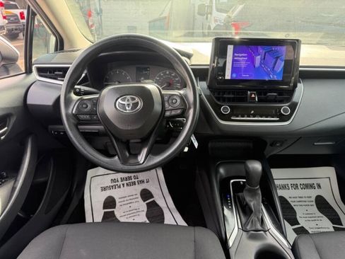 Used 2024 Toyota Corolla LE FWD image 17