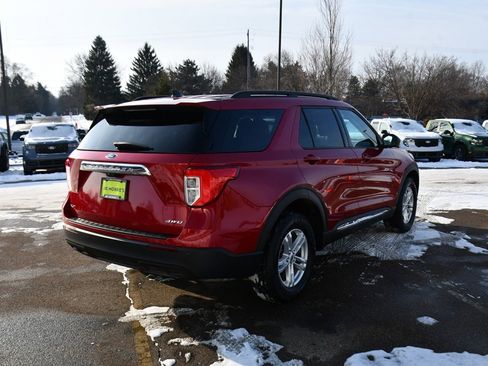 Used 2023 Ford Explorer XLT image 6