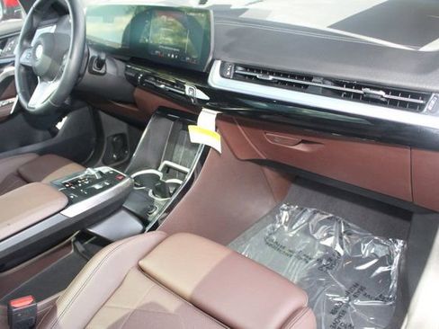 Used 2025 BMW X2 xDrive28i w/ Premium Package image 27