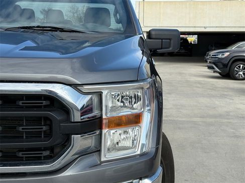 Used 2022 Ford F150 XLT image 3