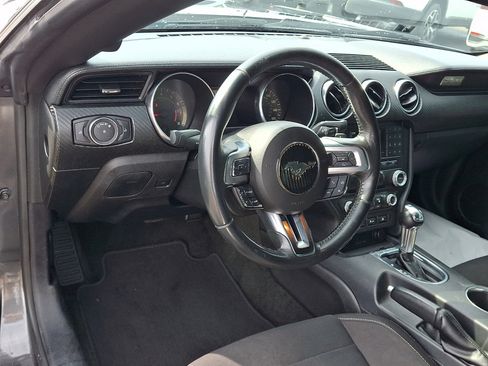 Used 2018 Ford Mustang Coupe RWD image 23