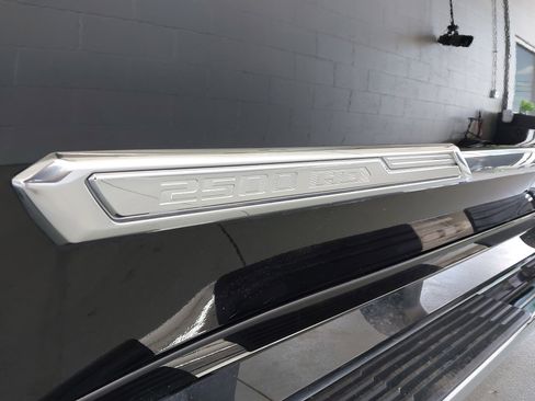 Used 2024 Chevrolet Silverado 2500 High Country w/ High Country Premium Package AWD/4WD image 32