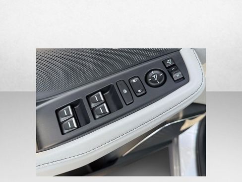 Certified 2026 Acura MDX SH-AWD w/ Technology Package image 12