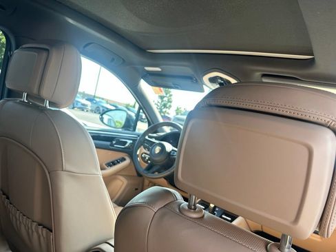 Certified 2026 Porsche Macan AWD/4WD image 13