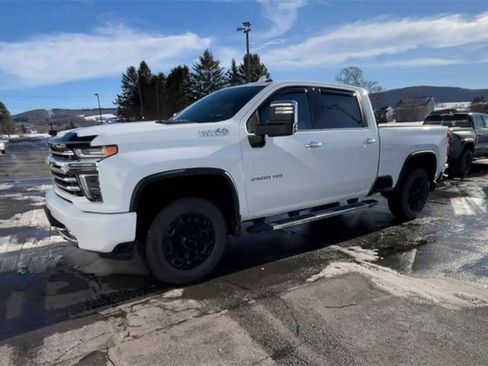 Certified 2022 Chevrolet Silverado 2500 High Country w/ Z71 Off-Road Package image 4