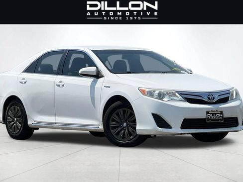 Used 2014 Toyota Camry LE FWD image 2