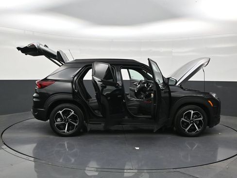 Used 2023 Chevrolet TrailBlazer RS w/ Sun and Liftgate Package FWD image 28