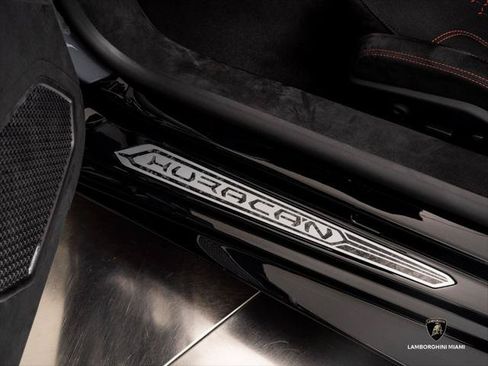 Used 2018 Lamborghini Huracan Performante AWD/4WD image 29