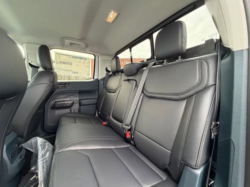 New 2026 Ford Maverick Lariat w/ Black Appearance Package image 25