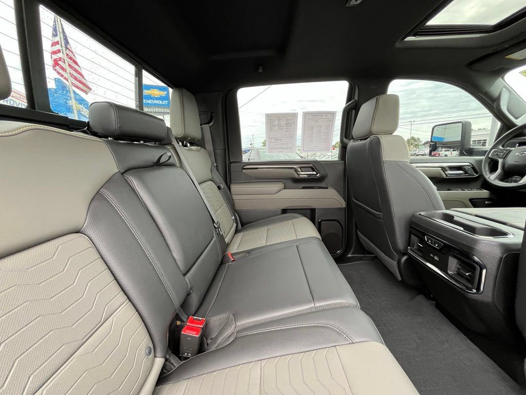 Used 2025 Chevrolet Silverado 2500 ZR2 AWD/4WD image 35