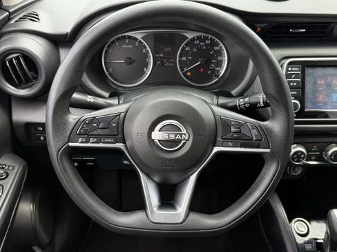Used 2022 Nissan Kicks S FWD image 8