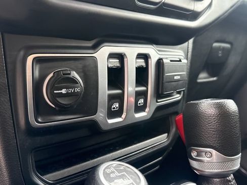 Used 2019 Jeep Wrangler Sport AWD/4WD image 11