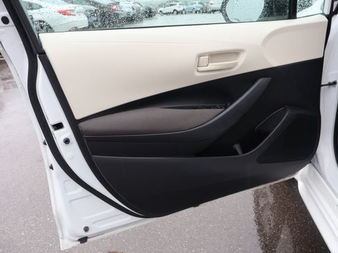 Used 2023 Toyota Corolla LE FWD image 34