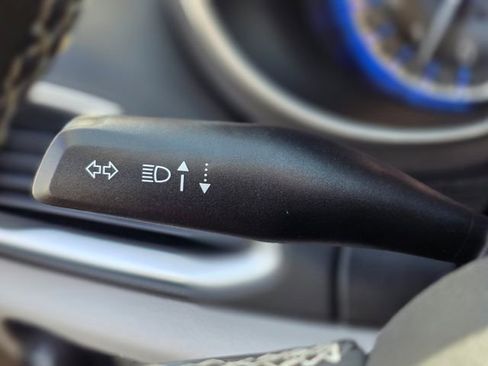 Used 2023 Chrysler Pacifica Touring-L image 38