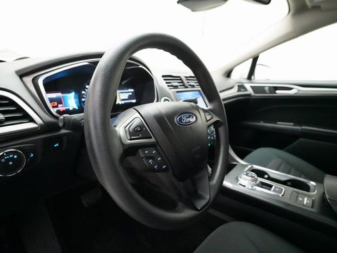 Used 2020 Ford Fusion SE image 8
