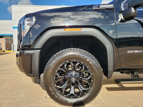 Used 2025 GMC Sierra 2500 Denali Ultimate w/ Max Trailering Package AWD/4WD image 9