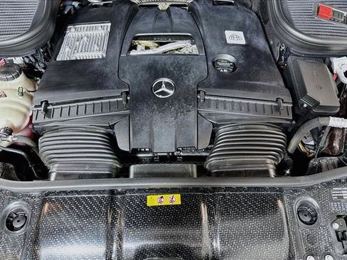 Used 2024 Mercedes-Benz Maybach GLS 600 4MATIC image 29
