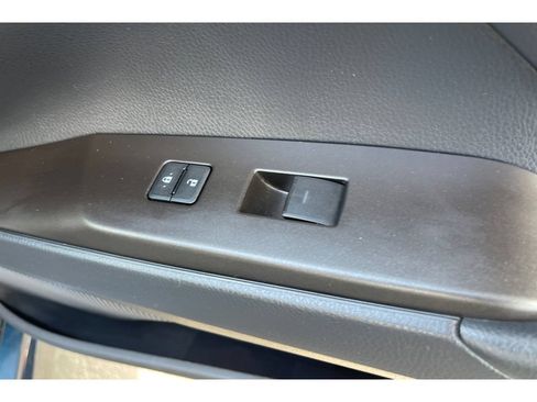 Used 2021 Toyota Camry SE FWD image 21