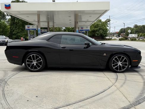 Used 2016 Dodge Challenger R/T Scat Pack w/ Driver Convenience Group RWD image 14