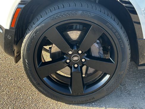 Used 2023 Land Rover Defender 110 X-Dynamic SE image 8