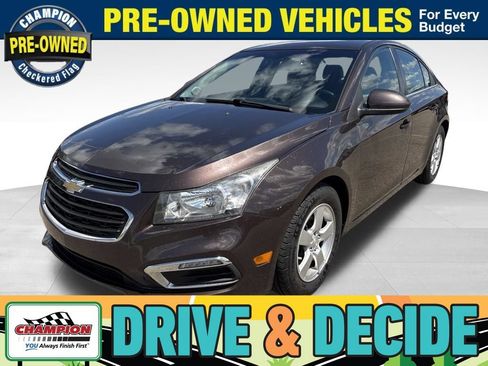 Used 2015 Chevrolet Cruze LT FWD image 1